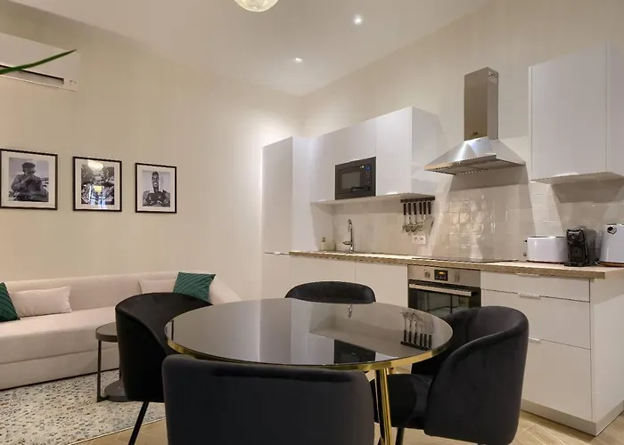 Casa Alma. Hyper Centre. Luxe. דירה