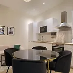 Casa Alma. Hyper Centre. Luxe. 아파트